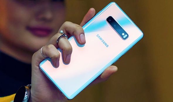Galaxy S10 seems set for a gorgeous design update