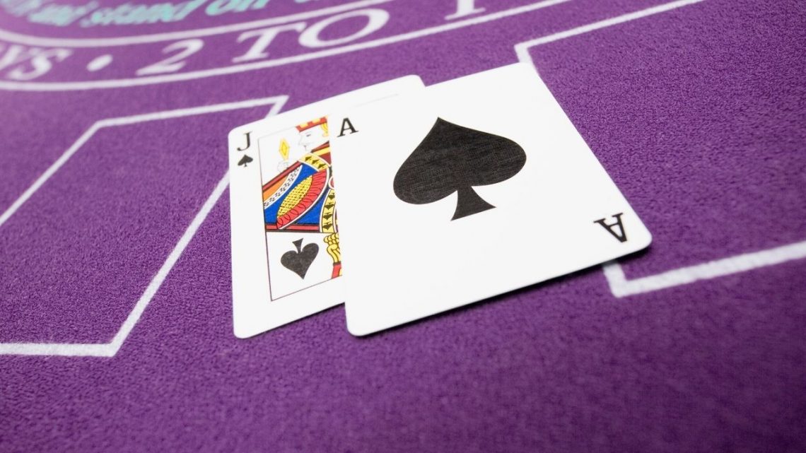 how to deal blackjack in a casino